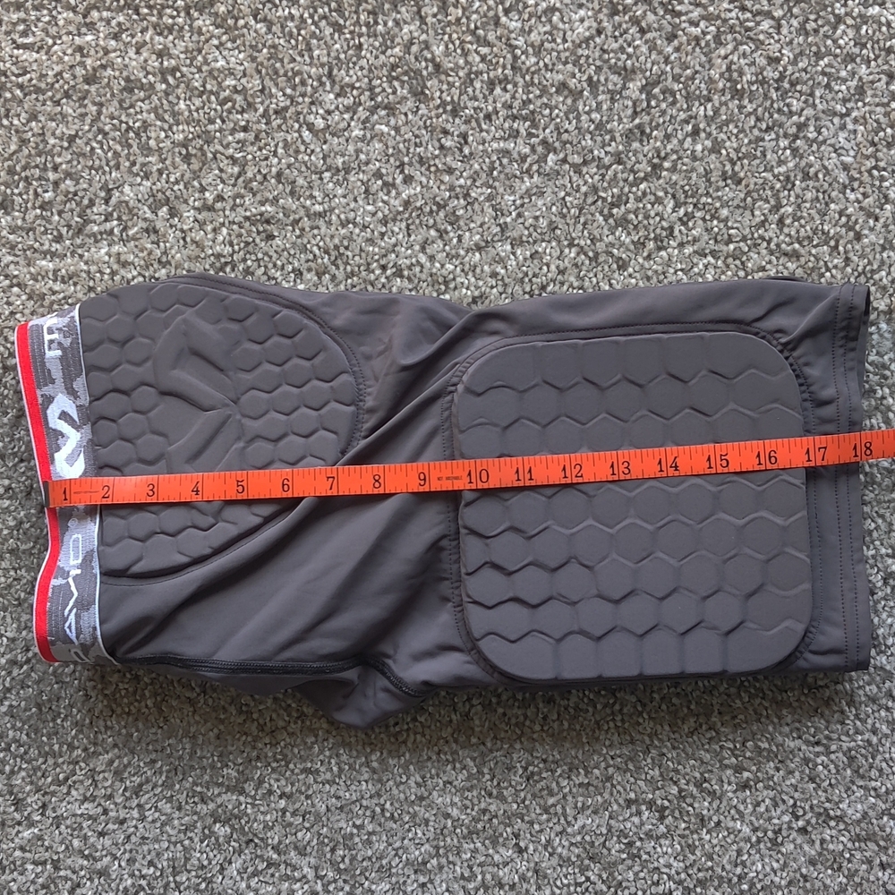 Youth Padded Sports Shorts - Picture 3 of 4